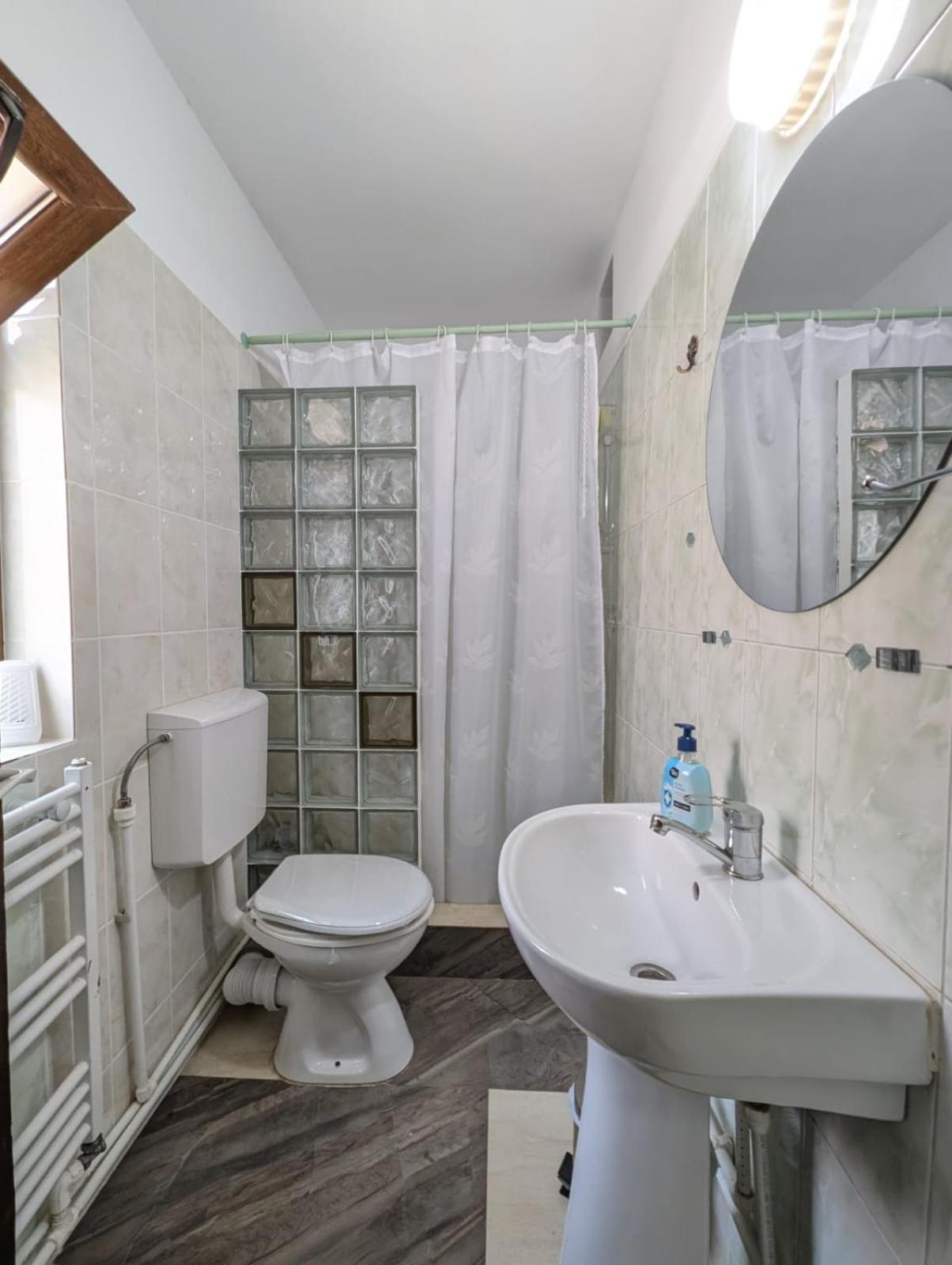 Casa Helen House, Iasi Hotel Valea Adanca ภายนอก รูปภาพ